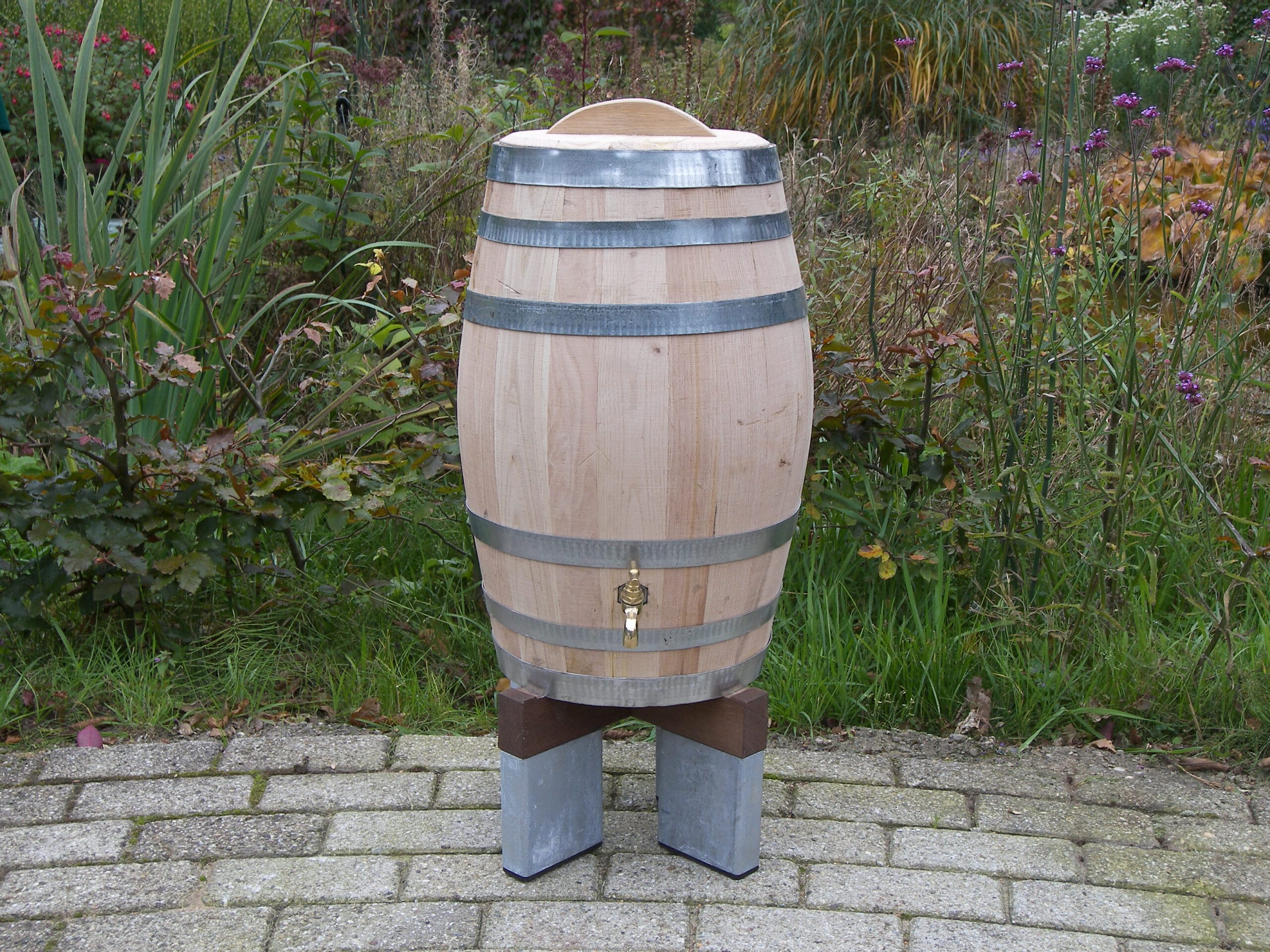 Regenton Met Kraan En Verhoger Van Hout En Ijzer 30L Rondomton nl