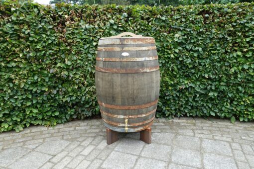 Regenton met kraan en hout/ijzeren regenton voet, 300 liter, robuuste look.