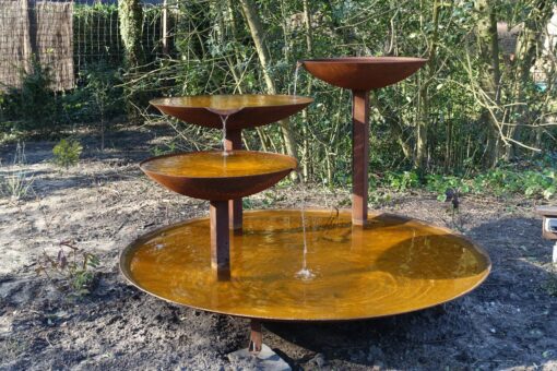 Waterornament 4 delig van cortenstaal met pomp 150cm