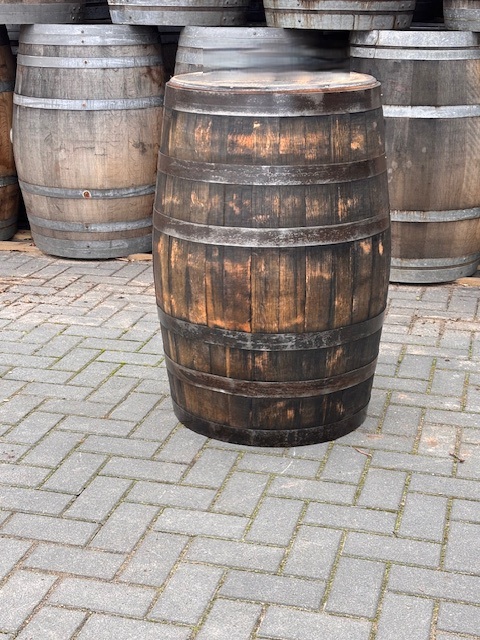 Eikenhouten regenton 200L vaste deksel old look geborsteld in de olie