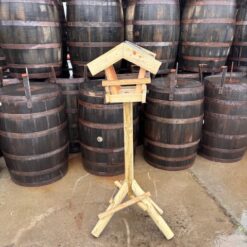 Alternative view of Vogelvoederhuisje op paal